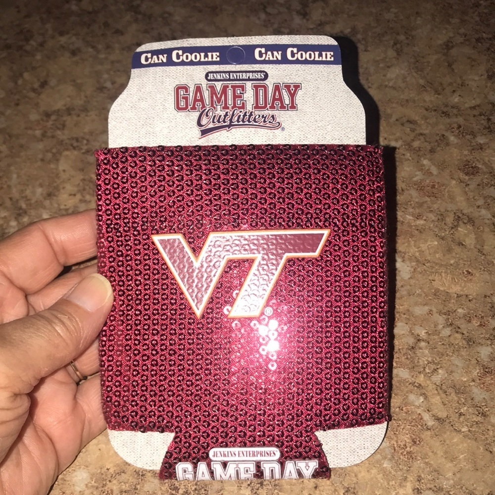 NWT Women’s VT Can Coolie